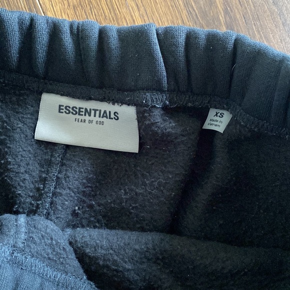 ESSENTIALS Black Fleece Lounge Pants - Picture 5 of 5